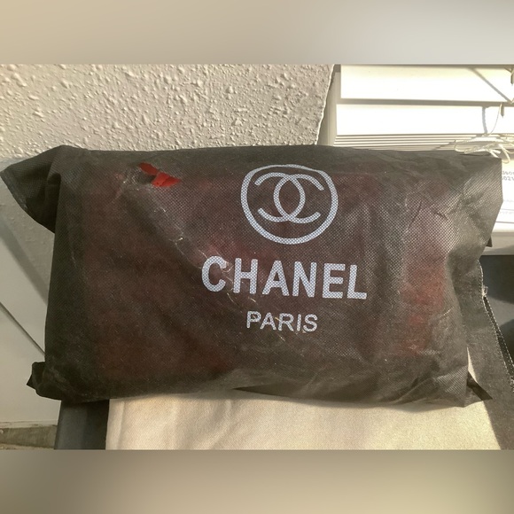 Red Crossbody/Shoulder Bag - Picture 9 of 9